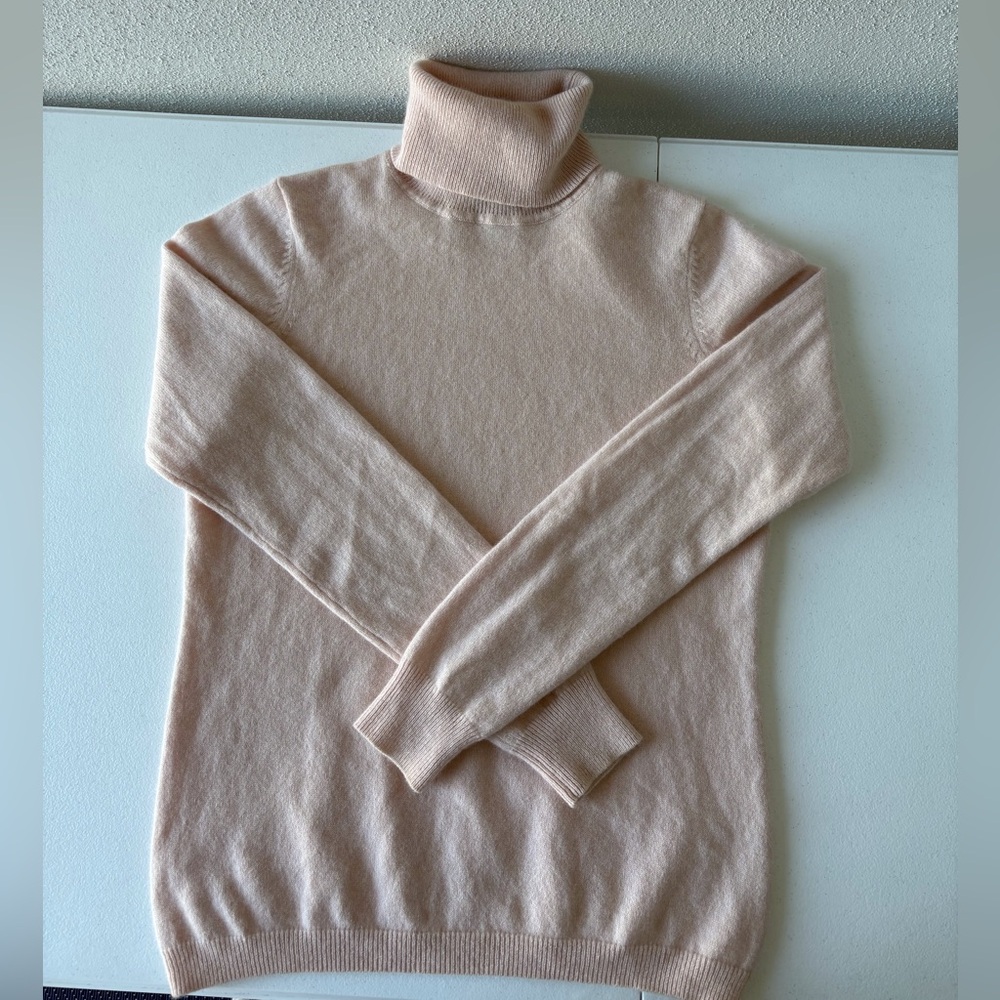 Talbots Cashmere Turtleneck Sweater Size Small Pale Pink Soft‎ Cozy Preppy